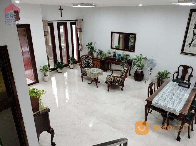 Rumah 4 Lantai Siap Huni Puri Syailendra Lemah Nendeut Bandung