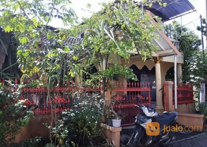 Rumah Pojok Murah di Griya Kebraon Utara Kota Surabaya