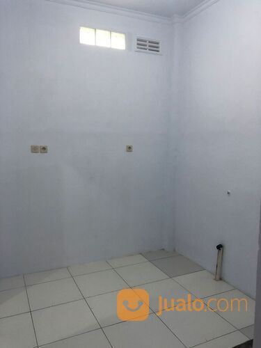 Rumah di Perumahan Mutiara Gading City Cluster Royal London, Bekasi