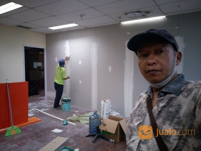 Partisi Rangka Metal Stud/Bj Ringan Tutup Gypsum 2 Sisi ( Bahan + Upah )