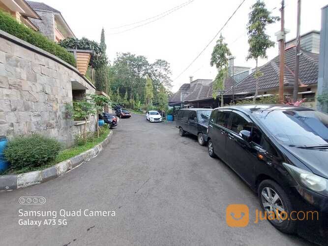 RUMAH 3LANTAI CISITU DAGO CIGADUNG BANDUNG