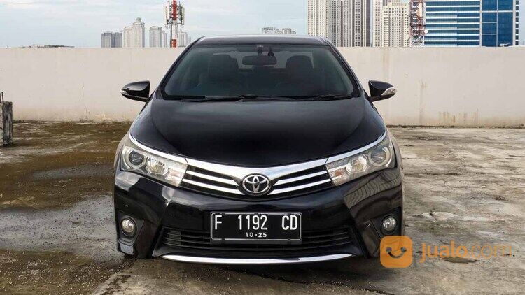 Toyota Corolla Altis 1.8 V AT 2015 Hitam