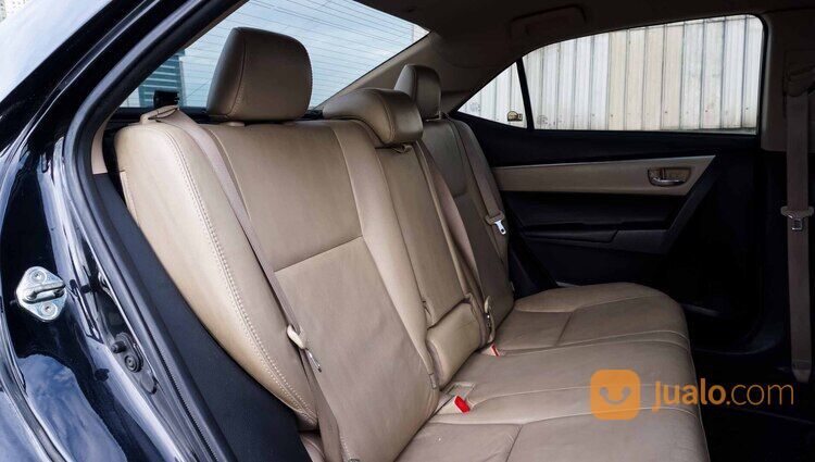 Toyota Corolla Altis 1.8 V AT 2015 Hitam