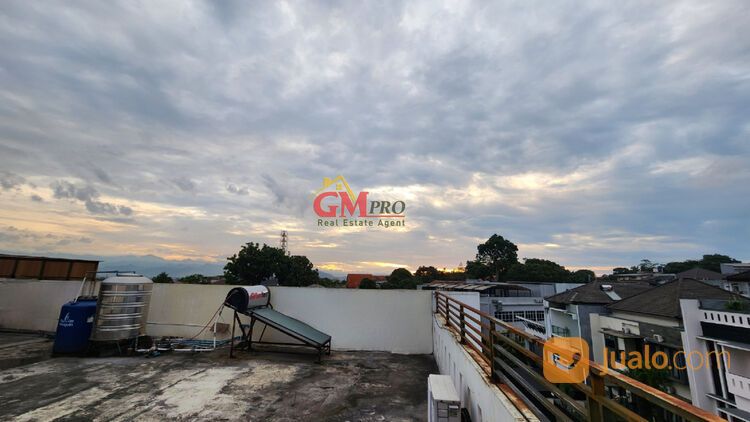 RUMAH DI SURYA SUMANTRI PASTEUR - BANDUNG UTARA