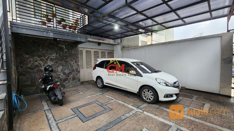 RUMAH DI SURYA SUMANTRI PASTEUR - BANDUNG UTARA