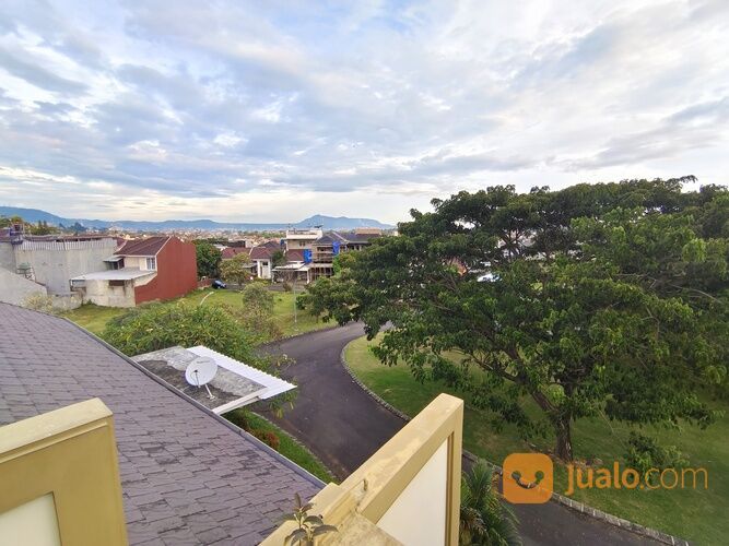 Rumah mewah cantik view bukit dan laut di bandar lampung