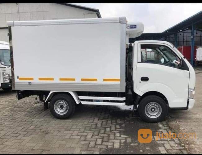 ISUZU TRAGA BOX FREEZER