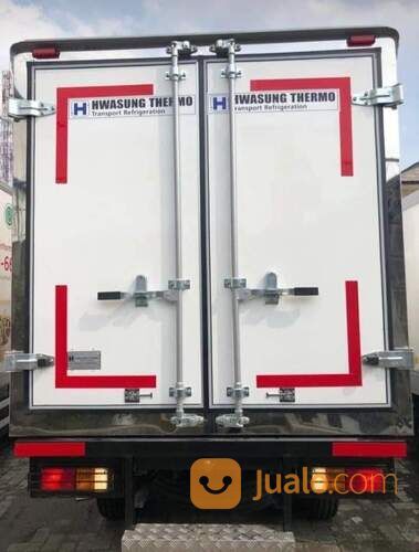 ISUZU TRAGA BOX FREEZER