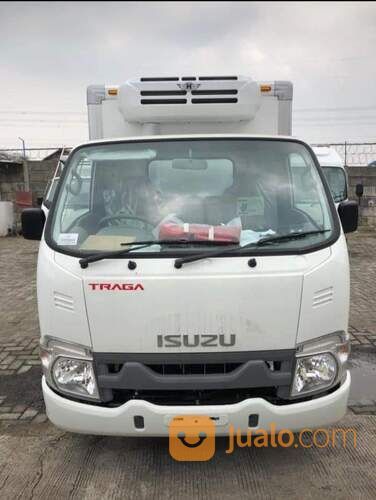 ISUZU TRAGA BOX FREEZER