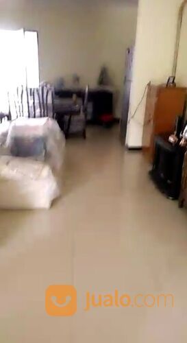 Rumah Rayan Regency Wiyung Surabaya SEMI FURNISHED- Baru Renov Cantik dekat Dian Istana