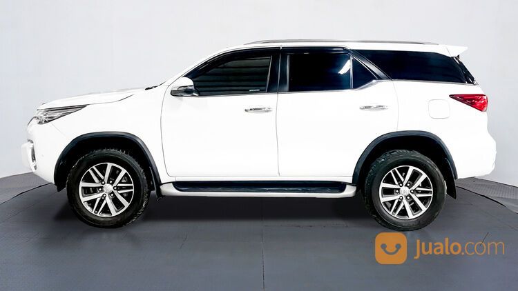 Toyota Fortuner 2.4 VRZ AT 2017 Putih