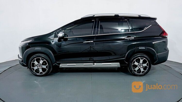 Mitsubishi Xpander Cross Premium AT 2021 Hitam