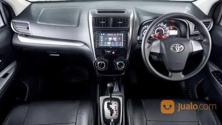 Toyota Avanza 1.3 Veloz AT 2015 Silver