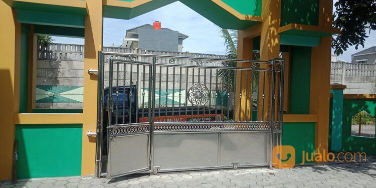 Pintu gerbang besi dan stainless