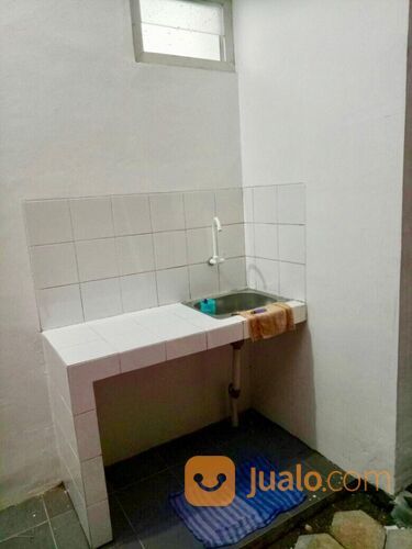 Rumah hoek, halaman luas, komplek di Tole Iskandar, Sukmajaya, Depok