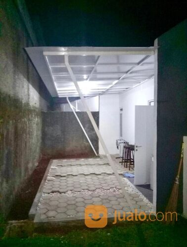 Rumah hoek, halaman luas, komplek di Tole Iskandar, Sukmajaya, Depok