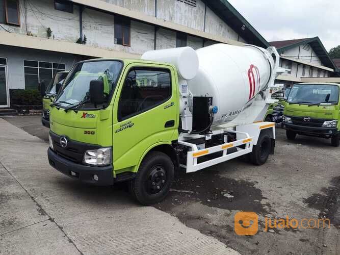 Truk Hino Dutro 136 HDX - Mixer Kapasitas 3m3 (Kondisi Baru) Euro 4