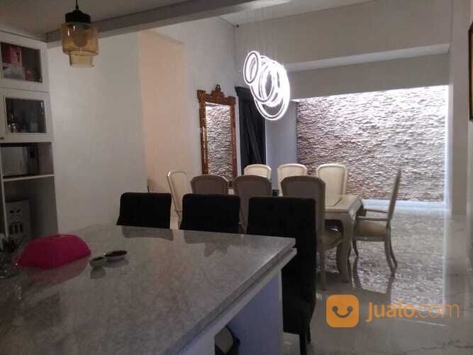 RUMAH MEWAH JL GAHARU CILANDAK JAKSEL