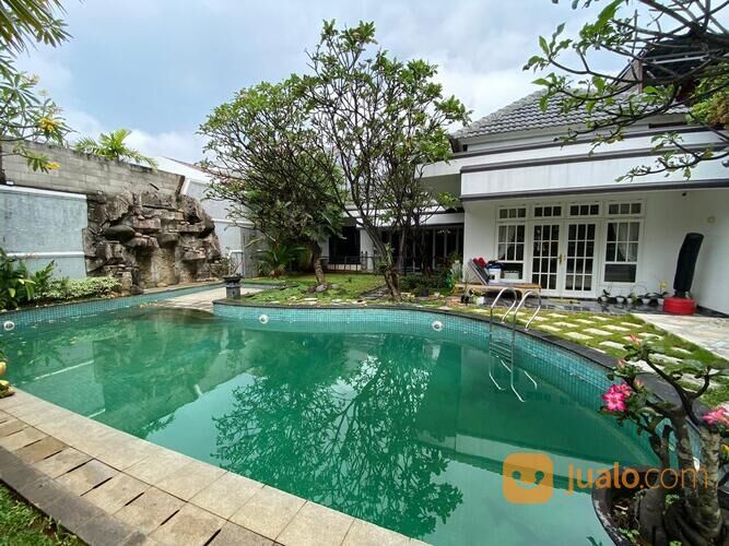 RUMAH MEWAH JL GAHARU CILANDAK JAKSEL