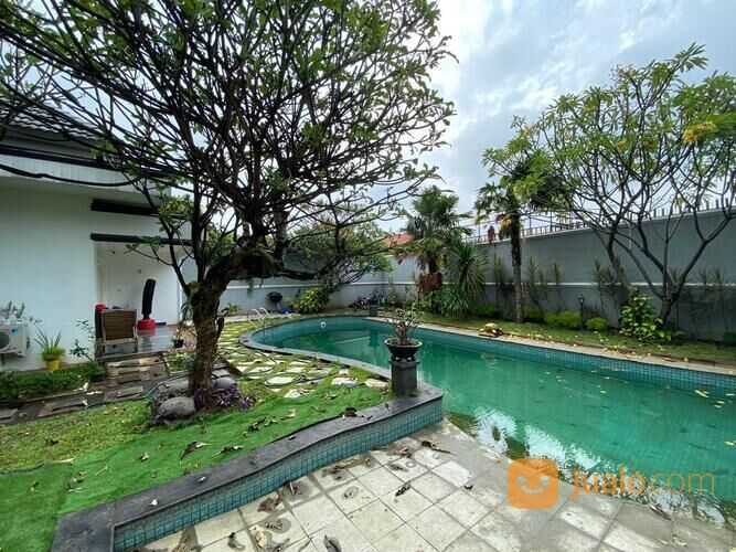 RUMAH MEWAH JL GAHARU CILANDAK JAKSEL