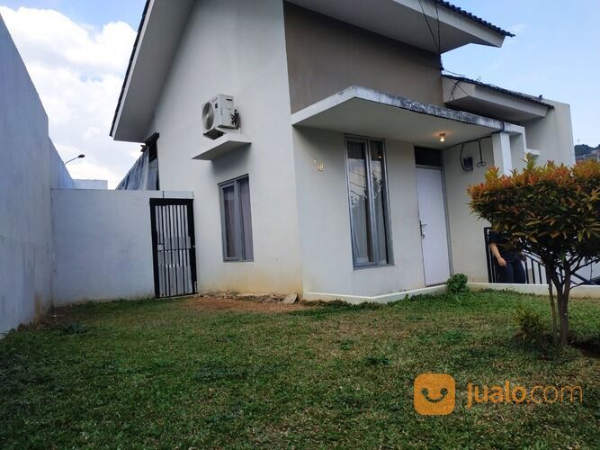 Rumah tanah luas Sayap Suci 15 menit ke Gedung Sate Pusat kota Bandung
