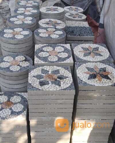 Steping / Pijakan Kaki Untuk Taman