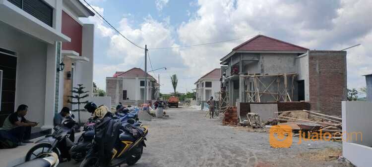 Rumah Pesan Bangun 385Jtan Di Dekat Pasar Srago