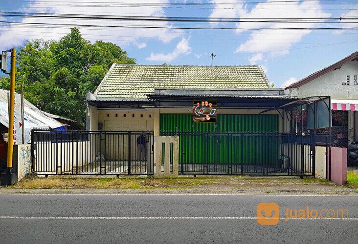 RUMAH dan RUANG USAHA di Berbah