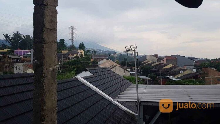 Rumah cantik di komplek green harmoni residence sindanglaya