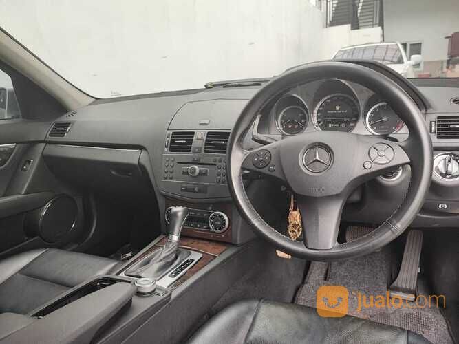 Mercedes Benz C300 Avant-garde 2010 Super Istimewa