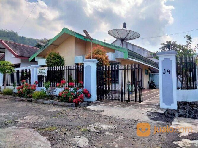 Rumah Villa Flamboyan Songgokerto Dekat Paralayang Kota Batu