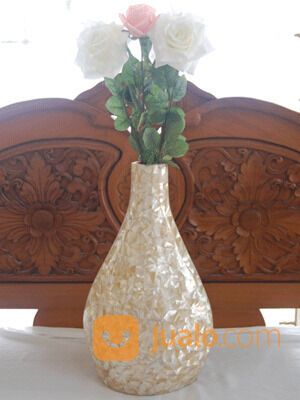 Vas Bunga & Guci dari Kulit Kerang Mutiara