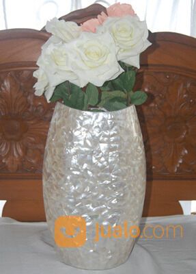 Vas Bunga & Guci dari Kulit Kerang Mutiara