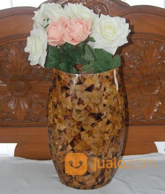 Vas Bunga & Guci dari Kulit Kerang Mutiara