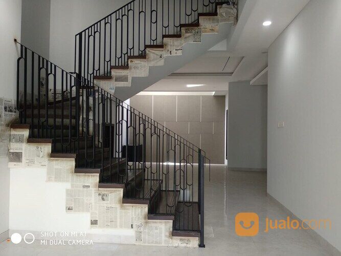 Rumah Brand New 2 lt, Taman Solo, Cempaka Putih Tengah. Jakarta Pusat.