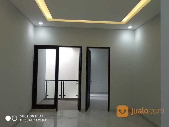Rumah Brand New 2 lt, Taman Solo, Cempaka Putih Tengah. Jakarta Pusat.
