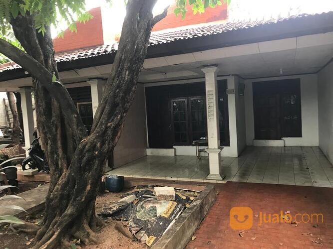rumah tua hitung tanah aja di komplek pertamina ,Tugu, Priuk Jakarta Utara.