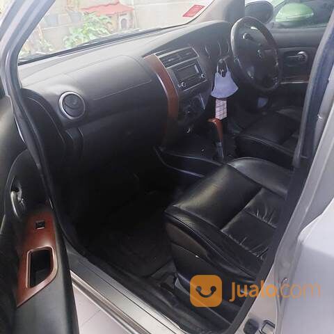 Nissan Grand Livina Ultimate 1.5 matic Tahun 2013, Silver metalik
