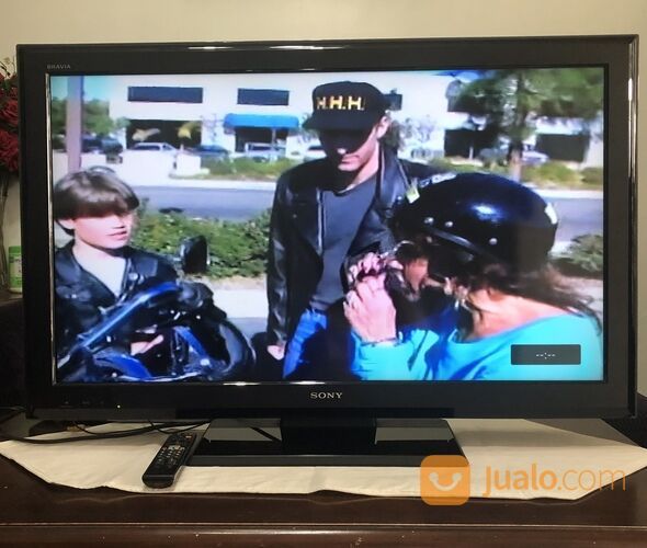 TV Sony Bravia LCD Colour TV 40 Inch KLV-40S550A Bekas di Sidoarjo