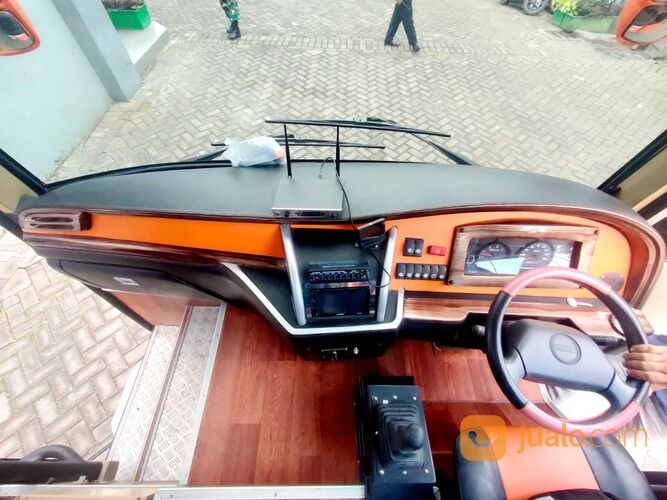 ISUZU NQR B Euro 4 (Karoseri Piala Mas Medium Deluxe)