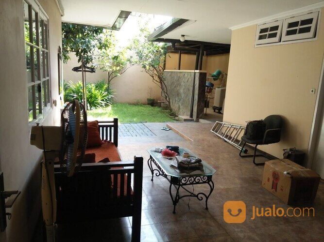 Rumah Nginden Intan Barat Blok C Surabaya