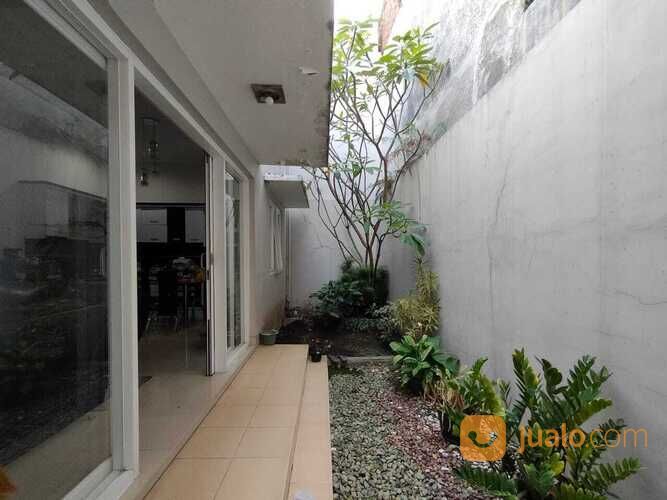 Rumah Mewah dalam Perumahan Timoho