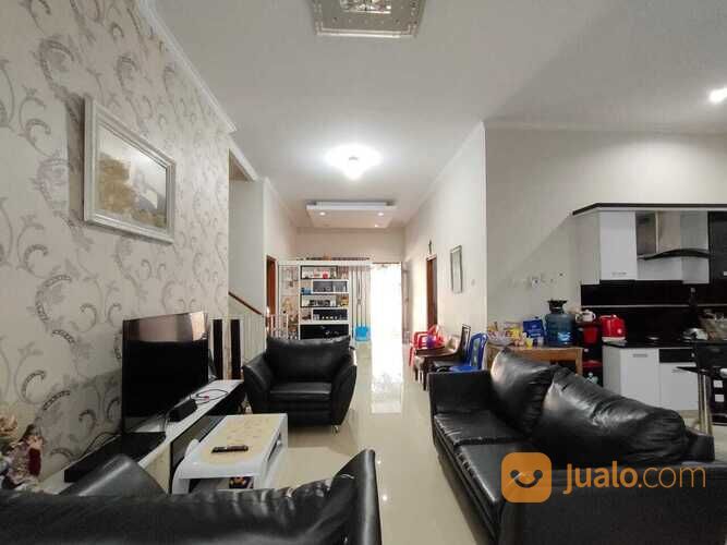 Rumah Mewah dalam Perumahan Timoho