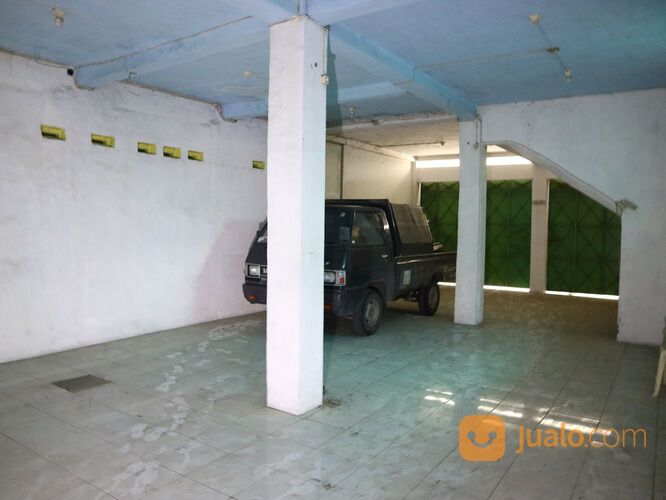 Rumah Toko Di Jalan Raya Solo Tawangmangu