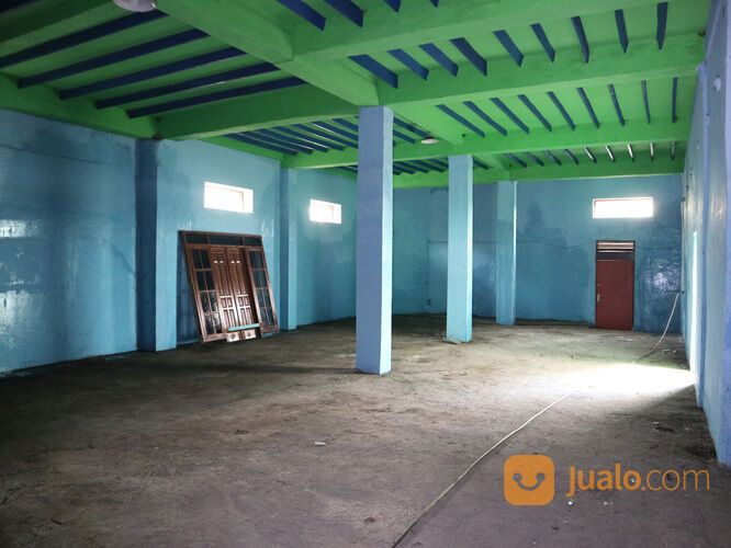 Rumah Toko Di Jalan Raya Solo Tawangmangu