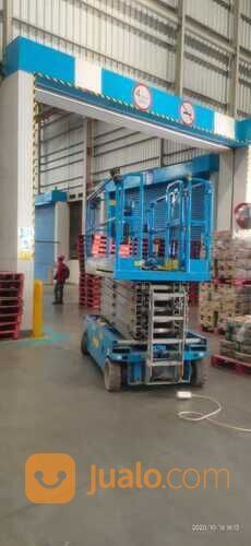 Tangga Elektrik/Scissor Lift/Tangga gunting sewa Murah di surabaya