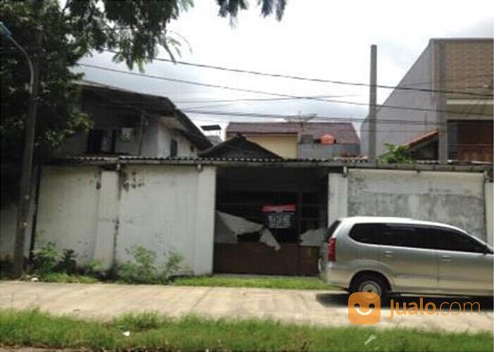 Rumah Kosong Strategis di Jalan Penyelesaian Tomang Jakarta