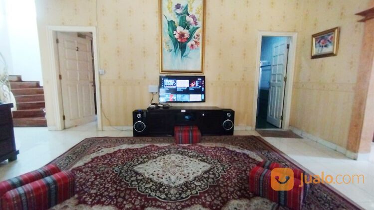 Sewa Villa di Kota Bunga Little Venice Puncak Dengan Kolam Renang View Danau Little Venice