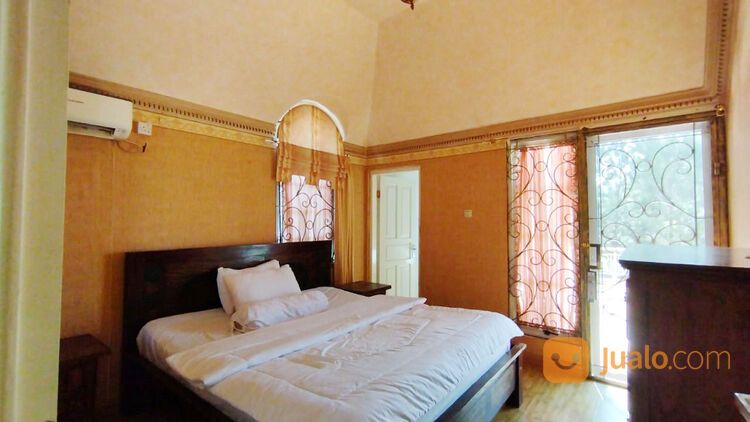 Sewa Villa di Kota Bunga Little Venice Puncak Dengan Kolam Renang View Danau Little Venice