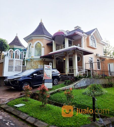 Sewa Villa di Kota Bunga Little Venice Puncak Dengan Kolam Renang View Danau Little Venice
